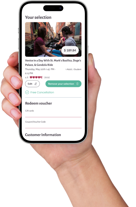 Smartphone mit Takewalks-Buchungsauswahl in der Hand
